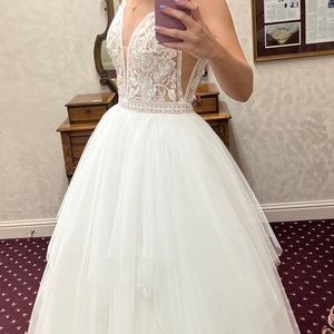 Brand new wedding dress
